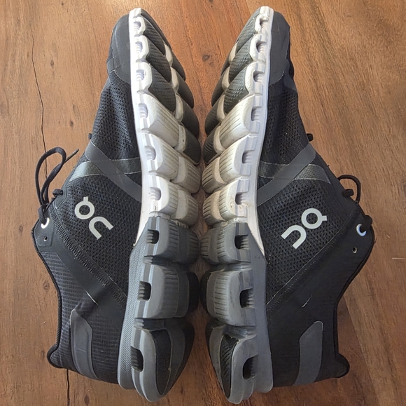 ON RUNNING Cloudflow 3.0 Men’s Size 10.5 Black Asphalt Running Sneaker Shoes - Picture 4 of 6